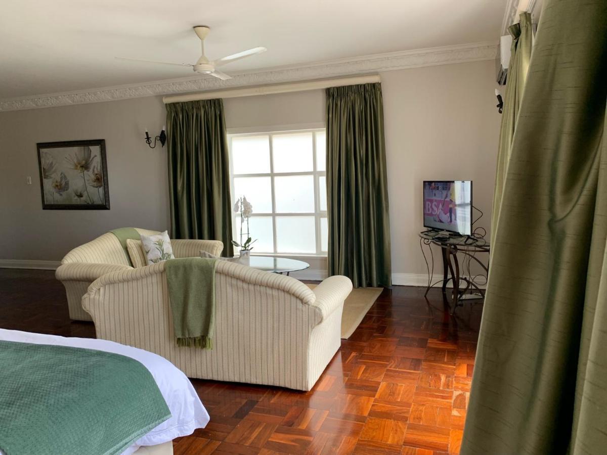 Valdior Guest House อัมลังงา ภายนอก รูปภาพ