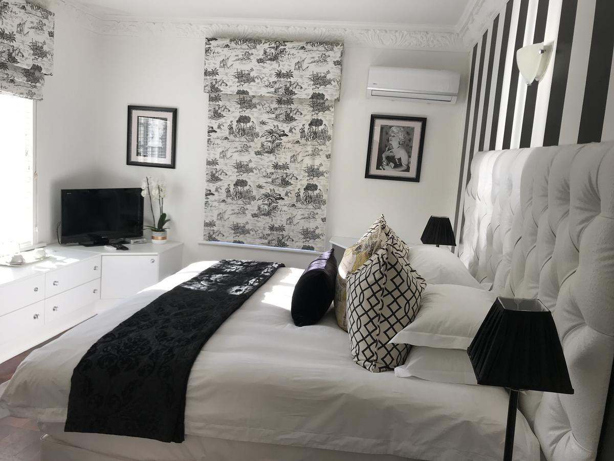 Valdior Guest House อัมลังงา ภายนอก รูปภาพ